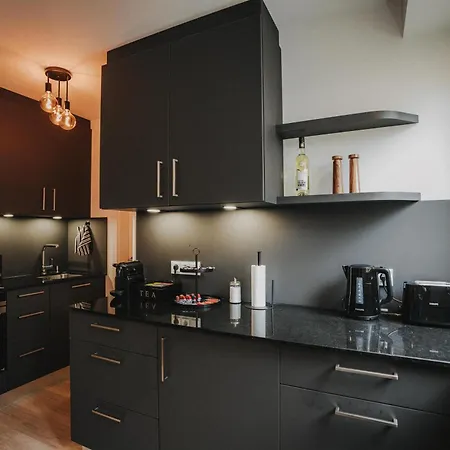 Lägenhet Jobostays - Downtown Hafen - Luxusbad - Direkt Am Hafen - 5 Min Zu Fuss Innenstadt Und Bahnhof - Aufzug - Kostenfreies Wlan - Kueche - Kontaktfreier Check-in *