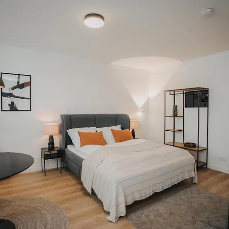 Apartment Downtown Mit Luxusbad Am Hafen Nur 5 Minuten Zu Fuss In Innenstadt Und Zum Bahnhof! *