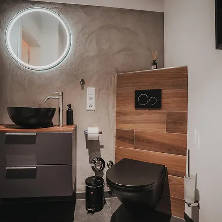 Downtown Mit Luxusbad Am Hafen Nur 5 Minuten Zu Fuss In Innenstadt Und Zum Bahnhof! * Oldenburg