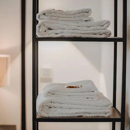 Downtown Mit Luxusbad Am Hafen Nur 5 Minuten Zu Fuss In Innenstadt Und Zum Bahnhof! * Oldenburg