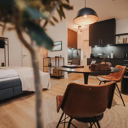 Apartament Downtown Mit Luxusbad Am Hafen Nur 5 Minuten Zu Fuss In Innenstadt Und Zum Bahnhof!