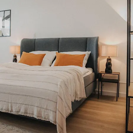 Jobostays - Downtown Hafen Apartment Oldenburg - Luxusbad - Direkt Am Hafen - 5 Min Zu Fuss Innenstadt Und Bahnhof - Aufzug - Kostenfreies Wlan - Kueche - Kontaktfreier Check-In 公寓 奥尔登堡