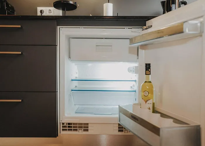 Jobostays - Downtown Hafen Apartment Oldenburg - Luxusbad - Direkt Am Hafen - 5 Min Zu Fuss Innenstadt Und Bahnhof - Aufzug - Kostenfreies Wlan - Kueche - Kontaktfreier Check-In *