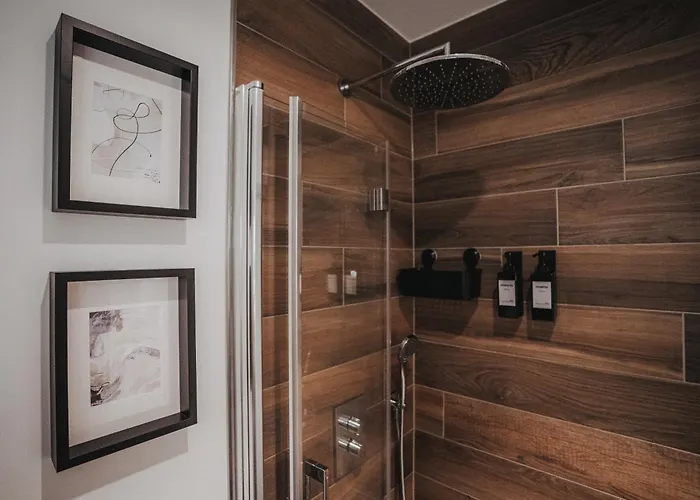 Jobostays - Downtown Hafen Apartment Oldenburg - Luxusbad - Direkt Am Hafen - 5 Min Zu Fuss Innenstadt Und Bahnhof - Aufzug - Kostenfreies Wlan - Kueche - Kontaktfreier Check-In Appartement