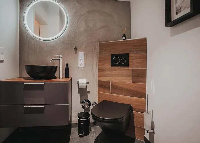 Jobostays - Downtown Hafen Apartment Oldenburg - Luxusbad - Direkt Am Hafen - 5 Min Zu Fuss Innenstadt Und Bahnhof - Aufzug - Kostenfreies Wlan - Kueche - Kontaktfreier Check-In Appartement *