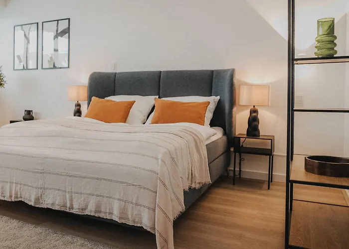 Jobostays - Downtown Hafen Apartment Oldenburg - Luxusbad - Direkt Am Hafen - 5 Min Zu Fuss Innenstadt Und Bahnhof - Aufzug - Kostenfreies Wlan - Kueche - Kontaktfreier Check-In Appartement Oldenburg